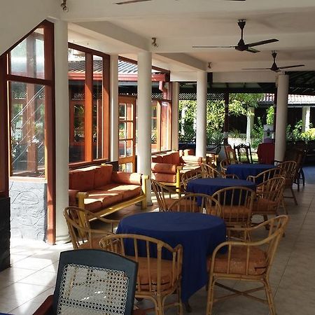Hôtel Ganga Garden à Beruwala Extérieur photo