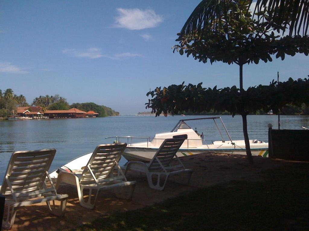 Hôtel Ganga Garden à Beruwala Extérieur photo