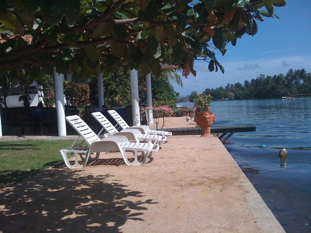 Hôtel Ganga Garden à Beruwala Extérieur photo