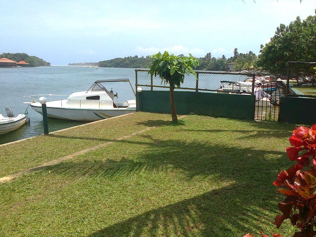 Hôtel Ganga Garden à Beruwala Extérieur photo